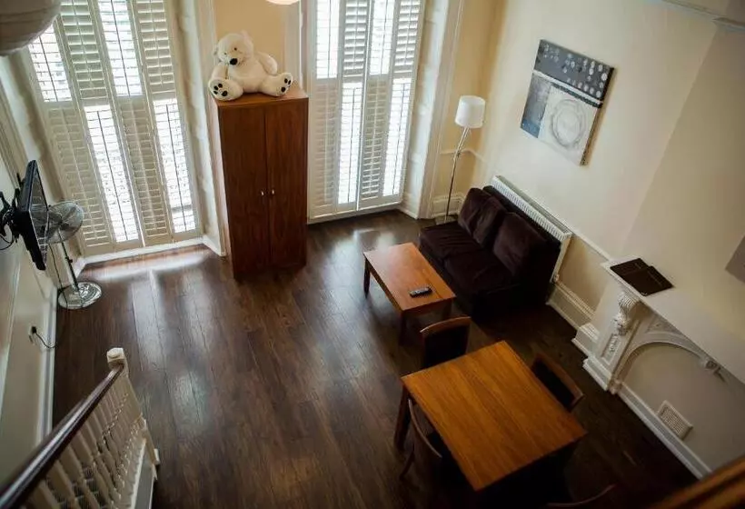اتاق استاندارد چهار تخته, Marylebone Inn