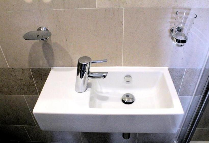 غرفة عائلية, Nox Lancaster Gate