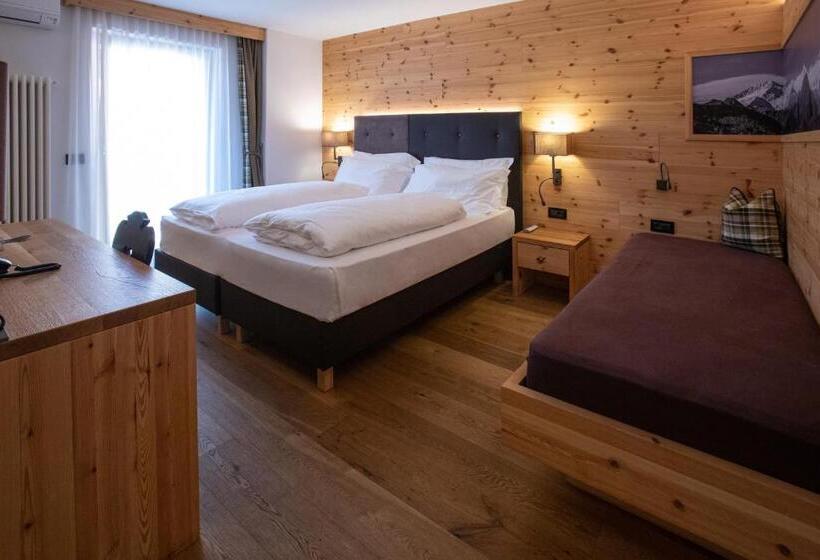 غرفة سوبيريور ثلاثية, Ravelli Luxury Spa