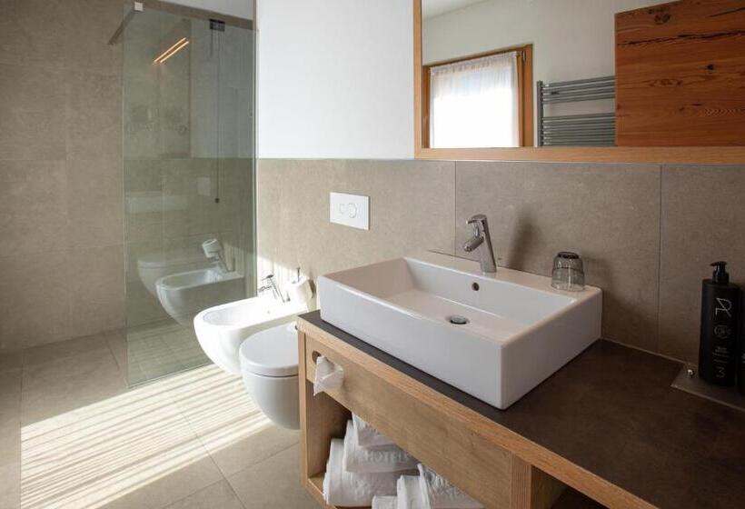 غرفة عائلية, Ravelli Luxury Spa