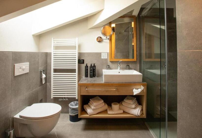 غرفة عائلية, Ravelli Luxury Spa