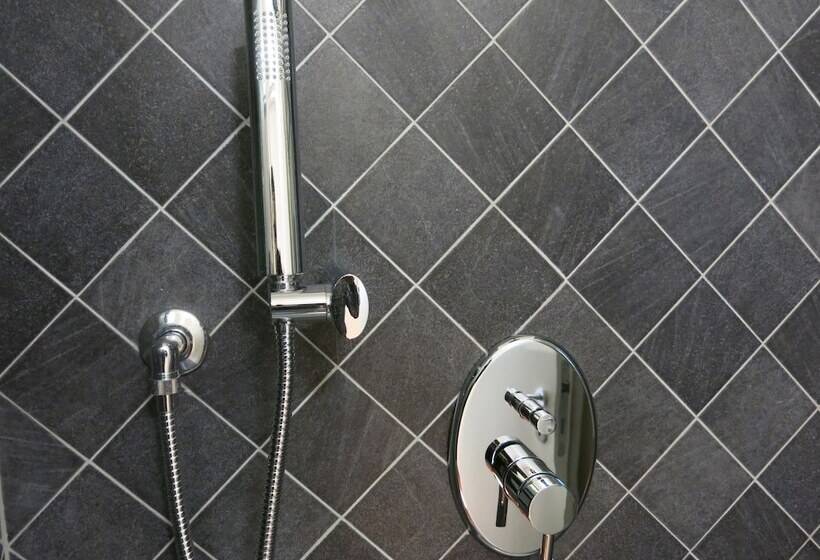 استودیوی لوکس, B&b Quattro Cantoni