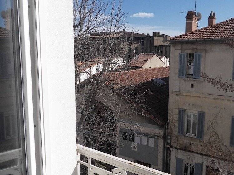 סטודיו סופריור, Residence Les Cordeliers