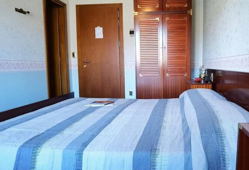 이코노미 룸, S.maria