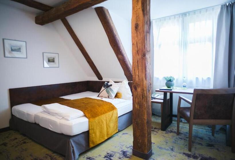 スタンダードシングルルーム, Zirbelstube