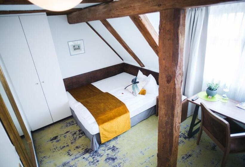 スタンダードシングルルーム, Zirbelstube