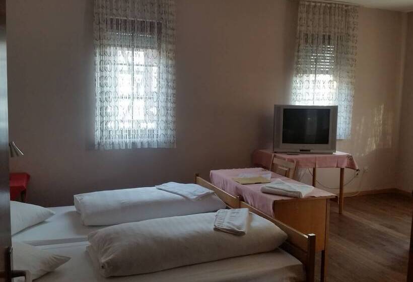 Номер Стандарт, Adler Gaststube Hotel Biergarten