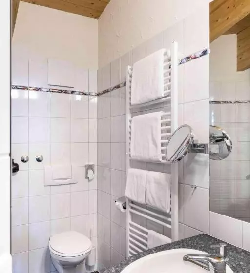 Comfort-huoneisto 1 Makuuhuone, Appartement Hotel Seerose