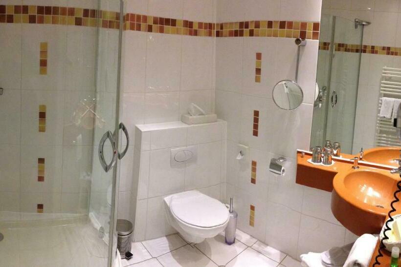 标准单人间, Am Schloss Aurich