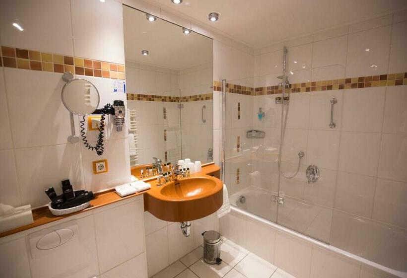 标准单人间, Am Schloss Aurich