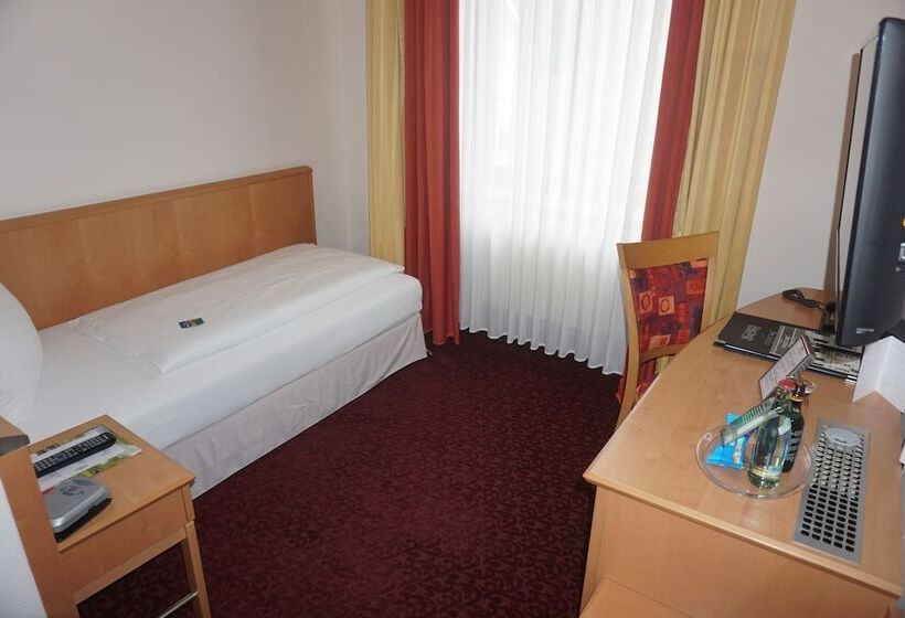 标准单人间, Am Schloss Aurich