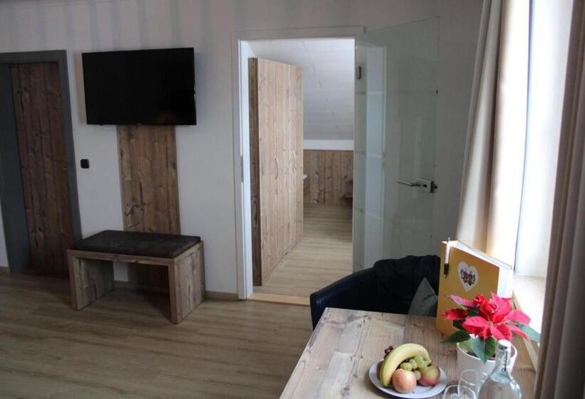 Четырехместный Номер Стандарт, Bayerische Gastwirtschaft Dimpfl Stadl