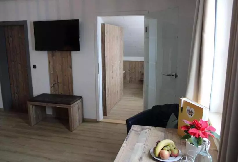 スタンダード４人部屋, Bayerische Gastwirtschaft Dimpfl Stadl