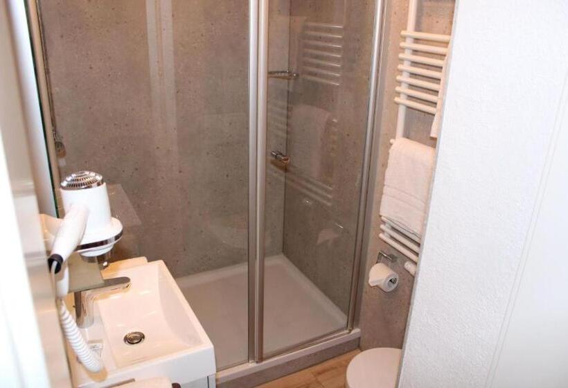 Семейный Номер, Bayerische Gastwirtschaft Dimpfl Stadl