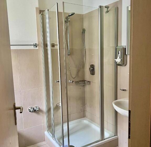 스탠다드 룸, Der Postwirt