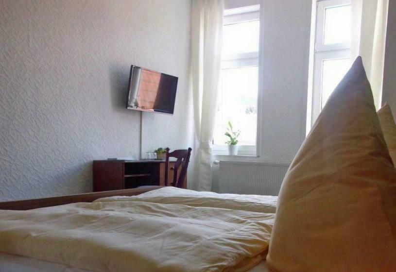 غرفة كومفورت, Garni Am Thüringer Kloßtheater