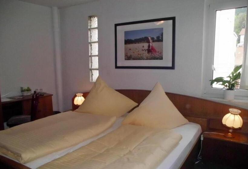 غرفة قياسية, Garni Am Thüringer Kloßtheater