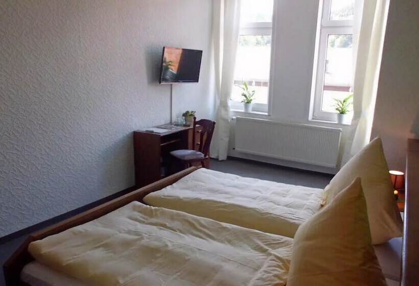 غرفة كومفورت, Garni Am Thüringer Kloßtheater