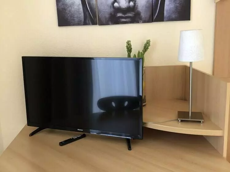 Standard Yhden Hengen Huone, Hilgers
