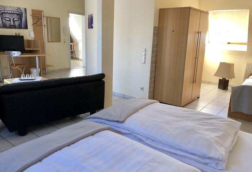 스탠다드 트리플 룸, Hilgers