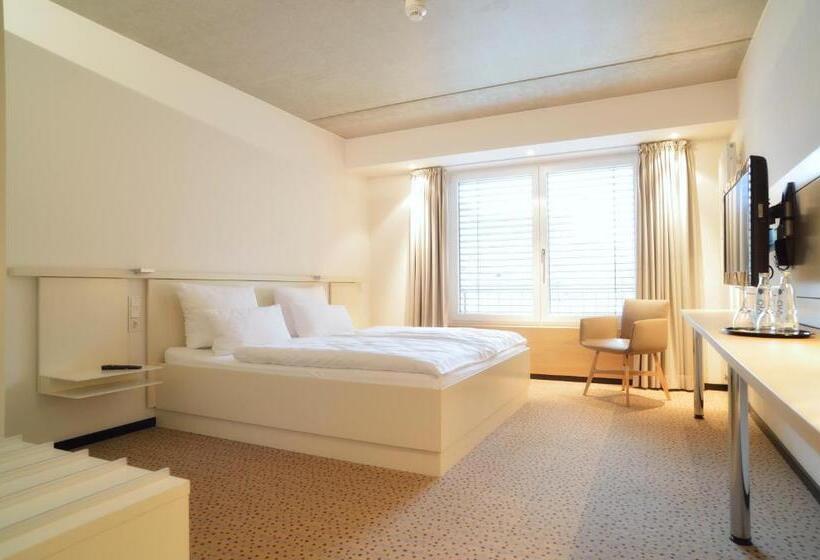 컴포트 룸, Restaurant Reuter