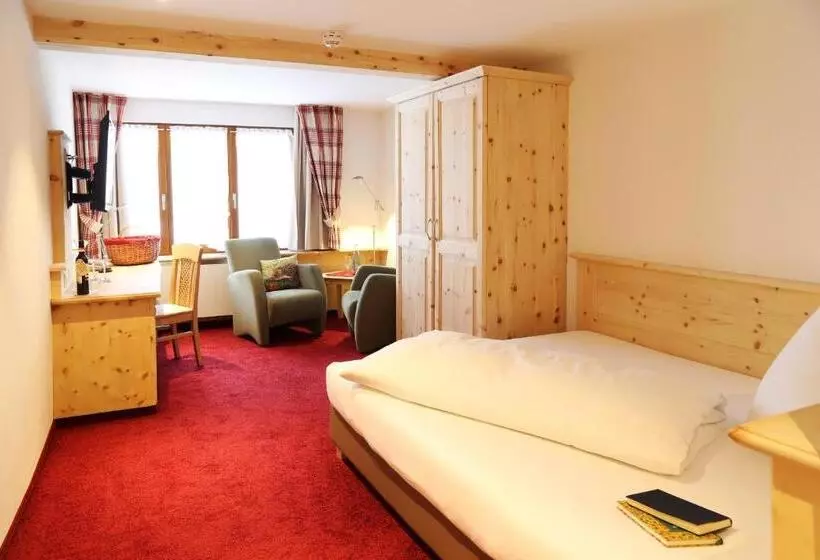 Comfort Yhden Hengen Huone, Schwarzwald Gasthof Rößle