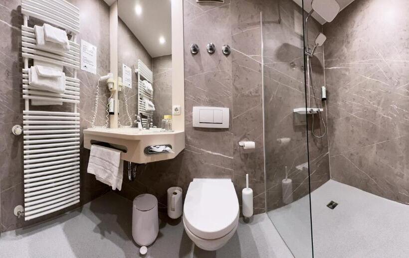 スタンダードシングルルーム, Zu Den Drei Kronen