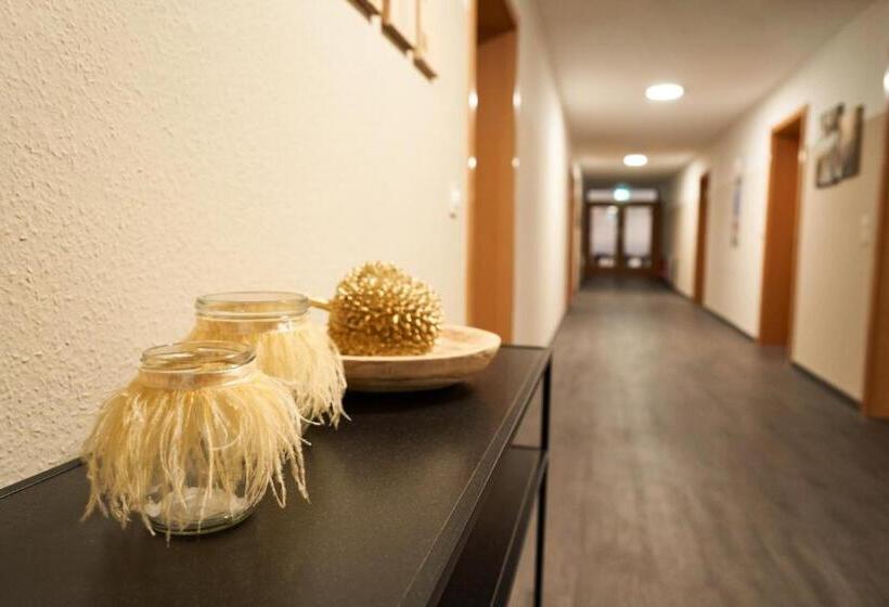 スタンダードシングルルーム, Zu Den Drei Kronen