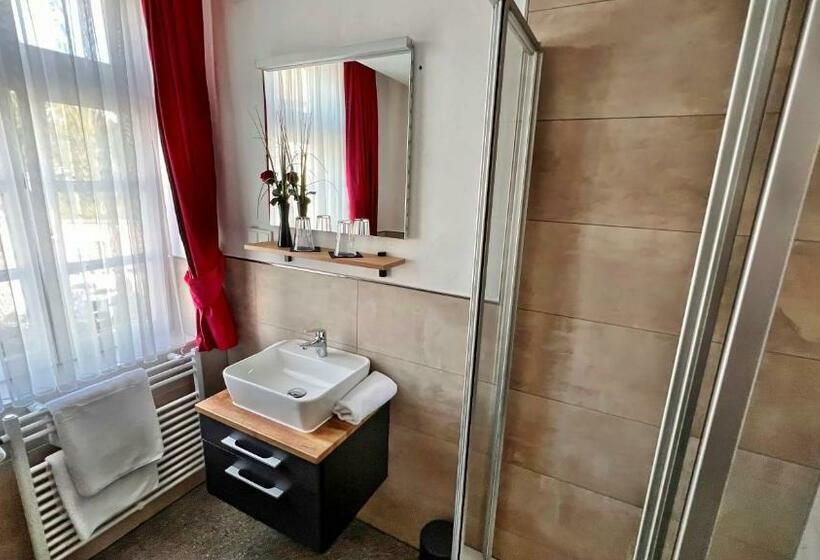 غرفة قياسية, Zu Den Drei Kronen