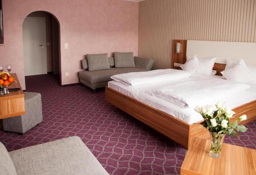 コンフォートルーム, Zur Krone