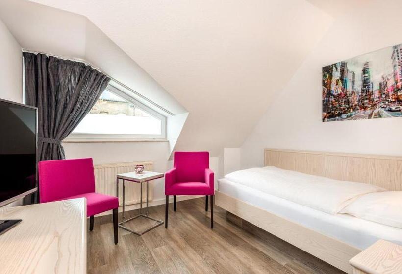 컴포트 싱글 룸, Zur Krone