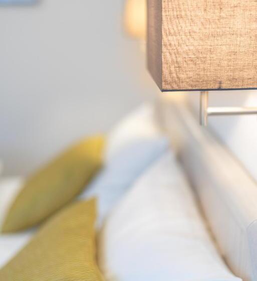 컴포트 룸, Zur Krone