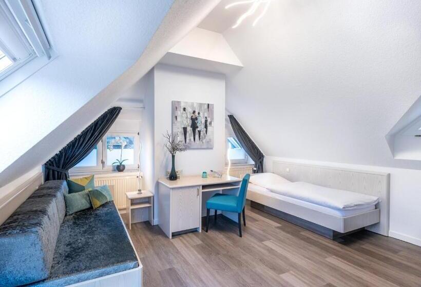 컴포트 룸, Zur Krone