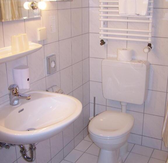 اتاق استاندارد سه نفره, Mein Vierjahreszeiten Hotel Garni Superior