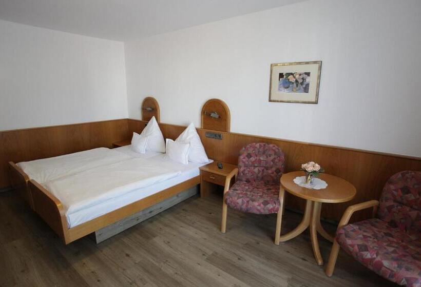 Quarto Estandar, & Gasthaus Löwen