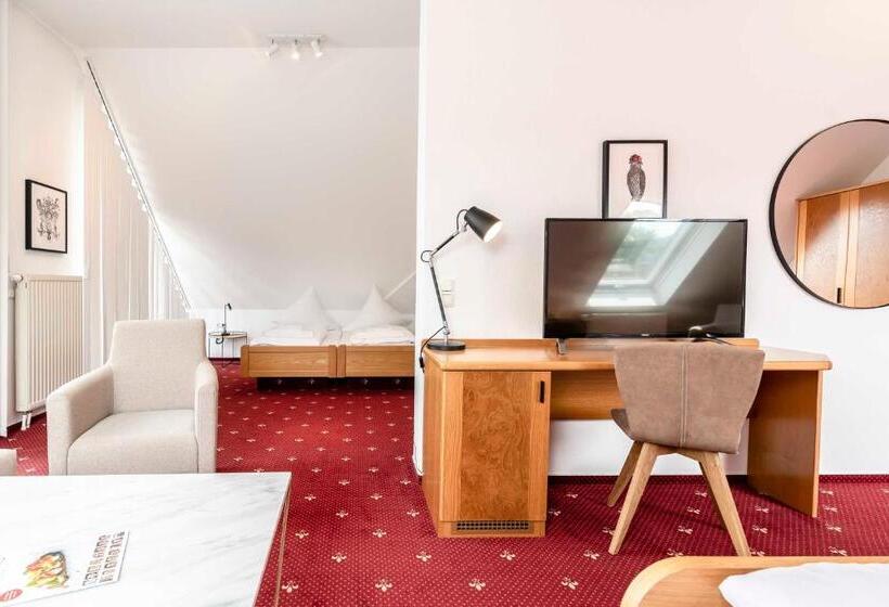 Quarto Triplo Estandar, & Gasthaus Löwen