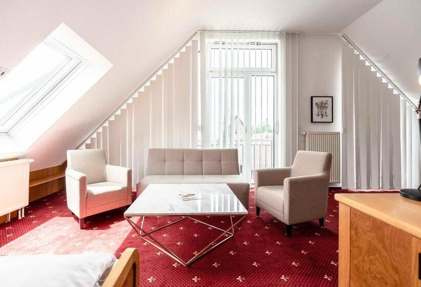 Quarto Triplo Estandar, & Gasthaus Löwen