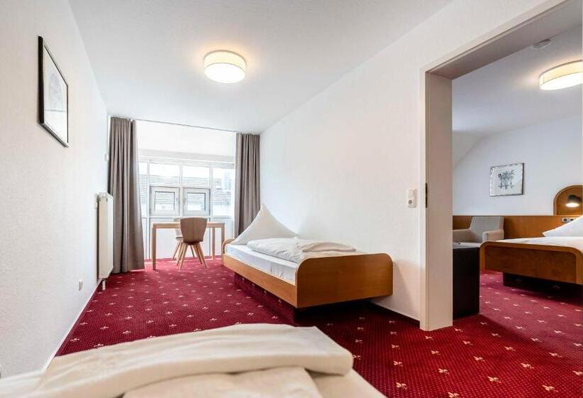 Quarto Quádruplo Estandar, & Gasthaus Löwen