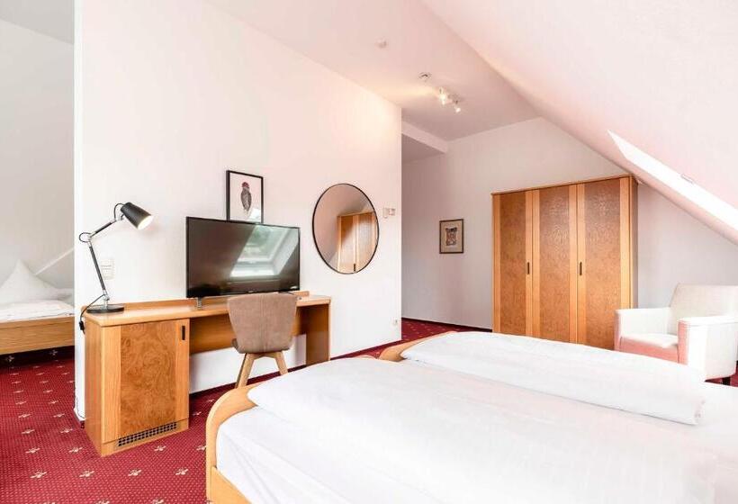 Quarto Quádruplo Estandar, & Gasthaus Löwen