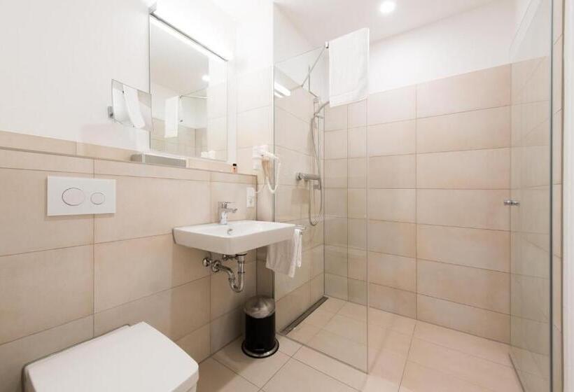 Quarto Estandar, & Gasthaus Löwen