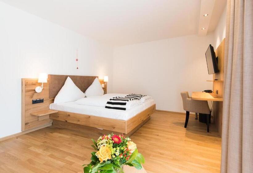 Quarto Estandar para Deficientes Físicos, & Gasthaus Löwen