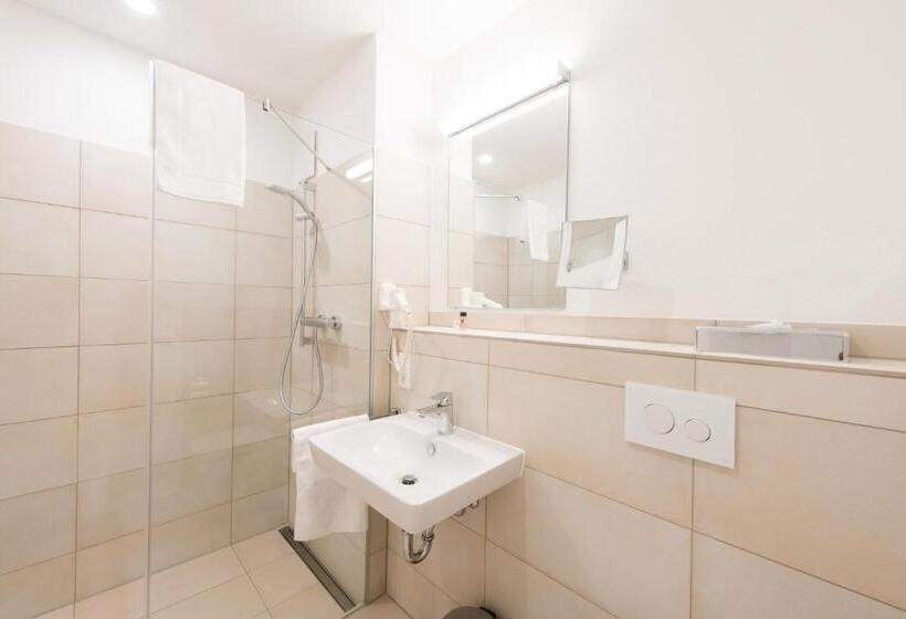 Quarto Deluxe, & Gasthaus Löwen