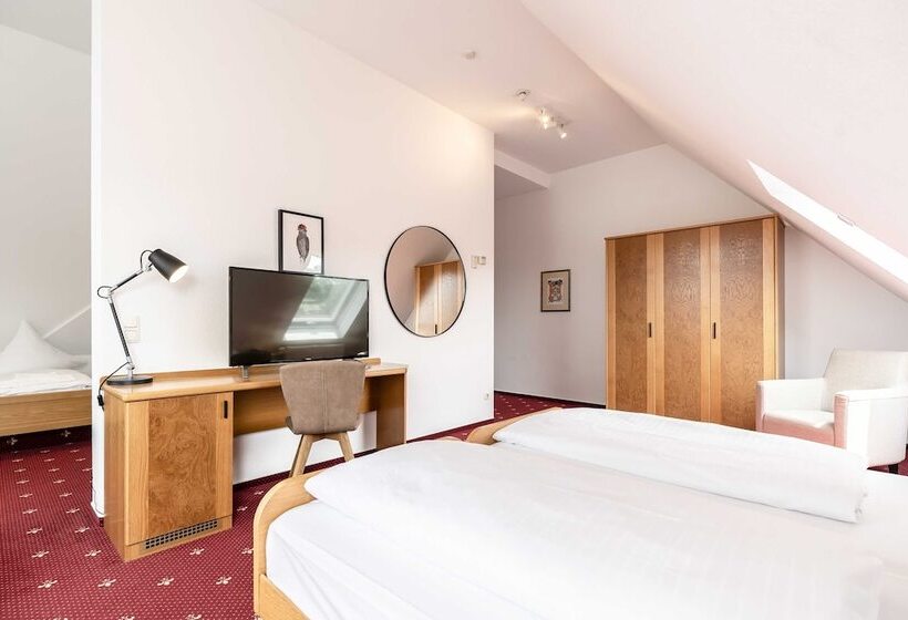 Quarto Triplo Estandar, & Gasthaus Löwen