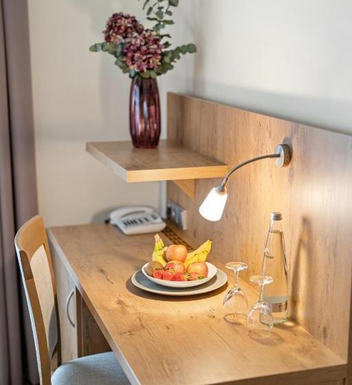 Номер Стандарт, Zur Post