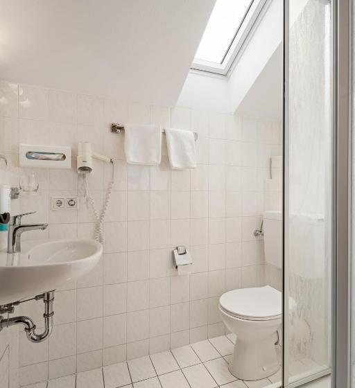 Семейный Номер, Zur Post