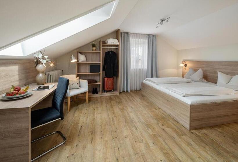 Семейный Номер, Zur Post