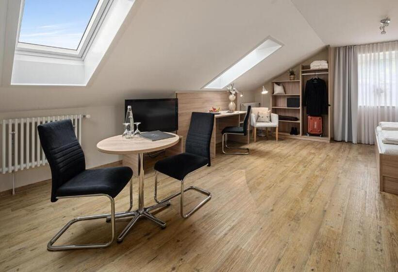 Семейный Номер, Zur Post