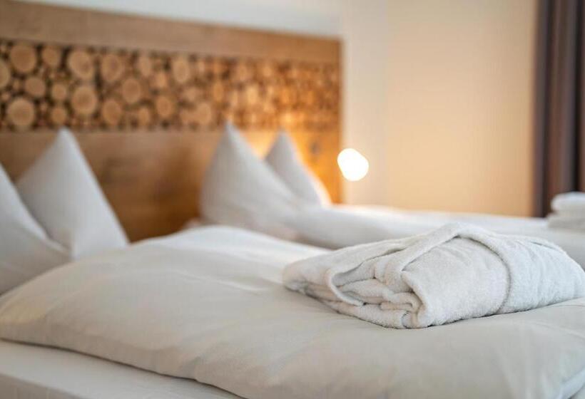 Номер Стандарт, Zur Post