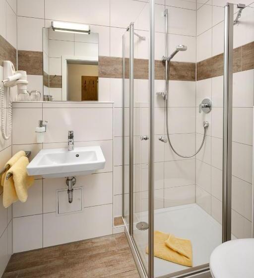 Номер Стандарт, Zur Post