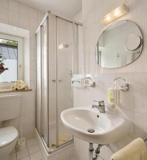 Номер Стандарт, Zur Post